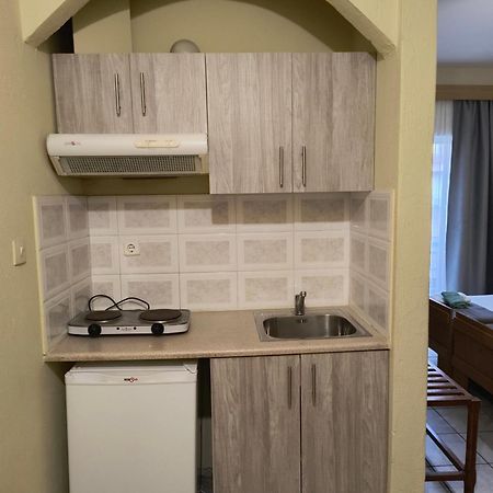Amelies Apartments Paralía Екстериор снимка